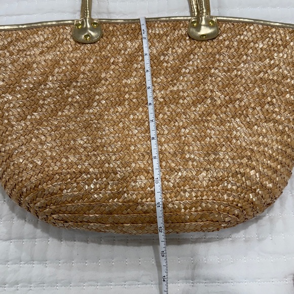 Elegant Tan Woven Tote Bag - Picture 6 of 7